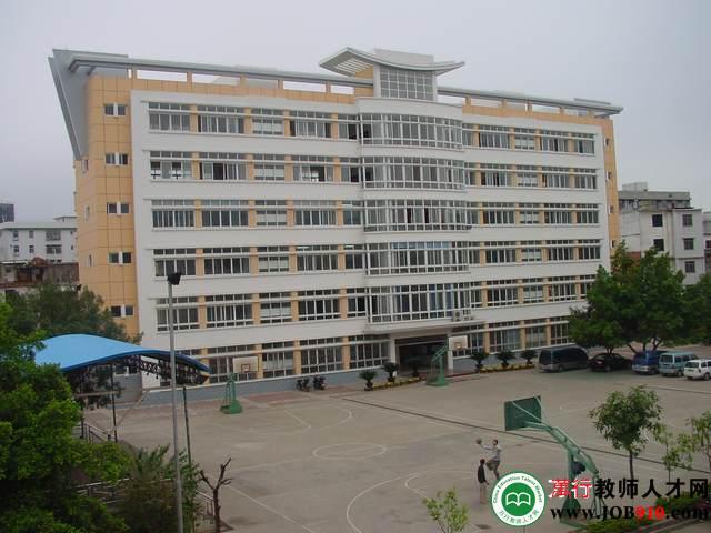 贵港市艺体高级中学图片